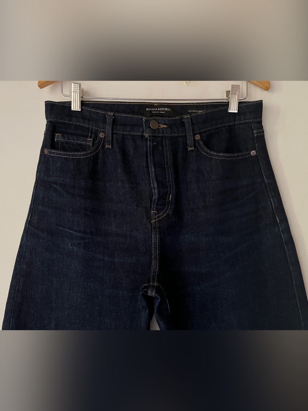 Banana Republic Premium Denim Ultra High Rise Barrel Leg Dark Rinse Jeans Sz 28 - Picture 10 of 10